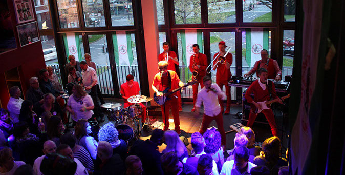 DJ Köln Malzmühle mit Jan von Werth mit DJ Fabain Jardin für Tanz in den Mai