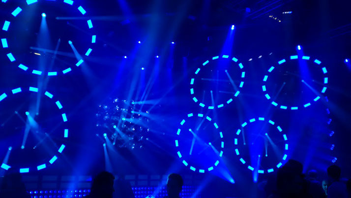 DJ Großveranstaltung mit perfekter Lichttechnik für Hürth, Köln, Düsseldorf, Neuss und Umgebung